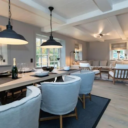 Hausteil Ueues Droom Hues, Tinnum, *