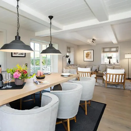 Hausteil Ueues Droom Hues, Tinnum, 度假居